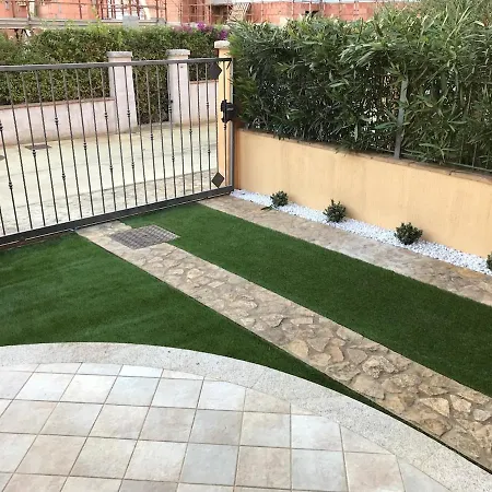 With Garden - Con Giardino 维拉西米乌斯