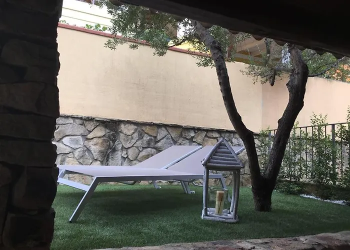 With Garden - Con Giardino 维拉西米乌斯